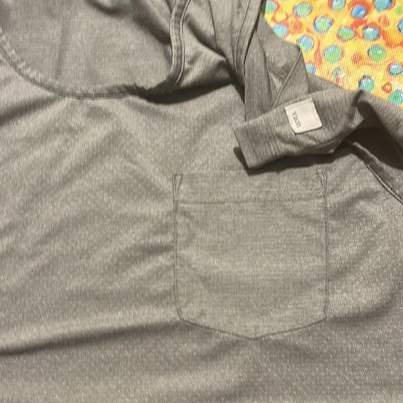 Vuori Men’s Zephyr pocket Tank L - Picture 5 of 5